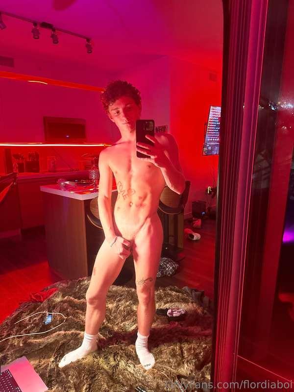 Just mad an 8 min vday jerk and cum video him babes 