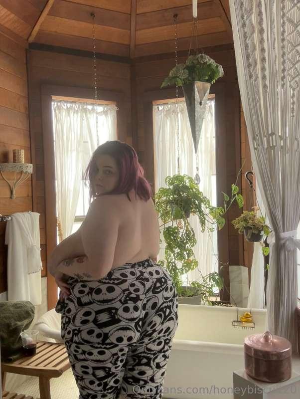 Who wants to see me in the bath?