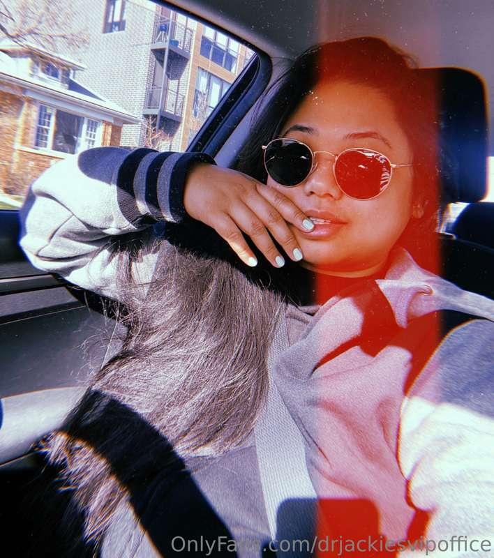 Morning traffic got me taking selfies and admiring my nails...
