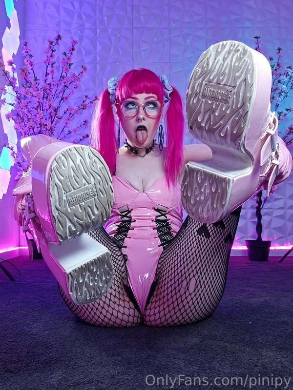 Perfect position for you to eat me out and then fuck me.