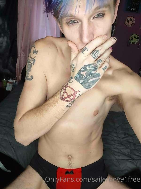 Its The Goth Sets For Me🖤