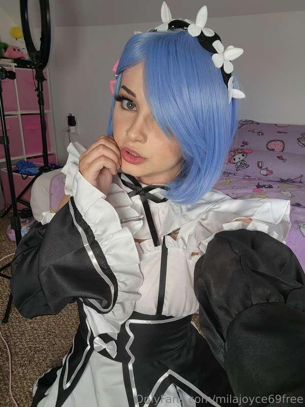 Any of you fans of the anime Re:zero? Deff check it out!Sub ..