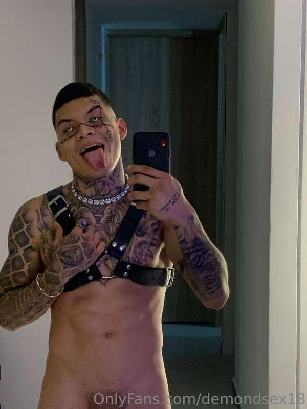 What's your favorite photo 😛😛? Dale

Like if you like me 👅 a..