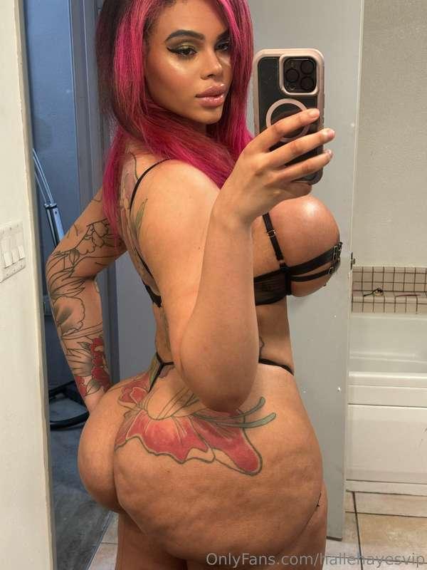 think you can make mommy sweat more than this baby? 🥵