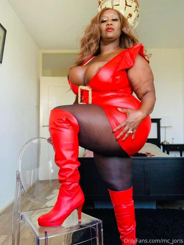 Mistress and I will be live at 17:30 cet on her account for ..