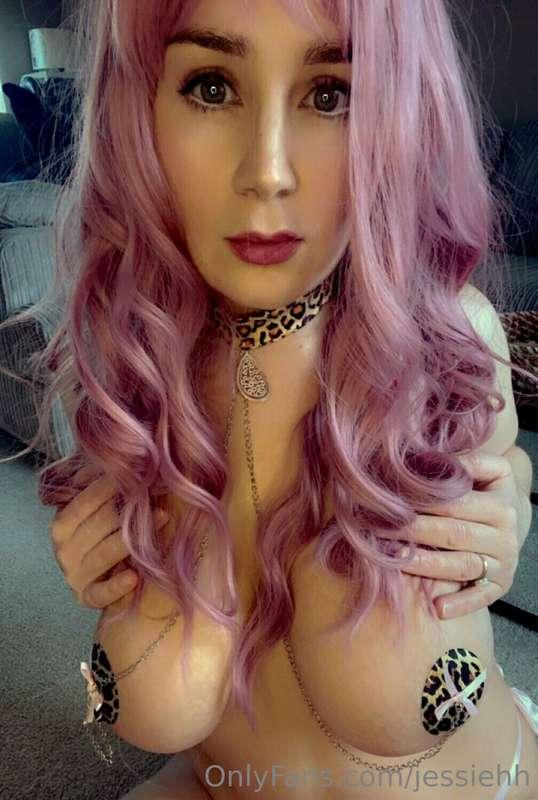 If you like eye contact while I'm sucking your cock I'm your..
