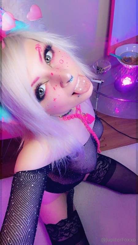 Hoping to catch you all later on my ***Livestream*** 🦊🦊❤️ on..