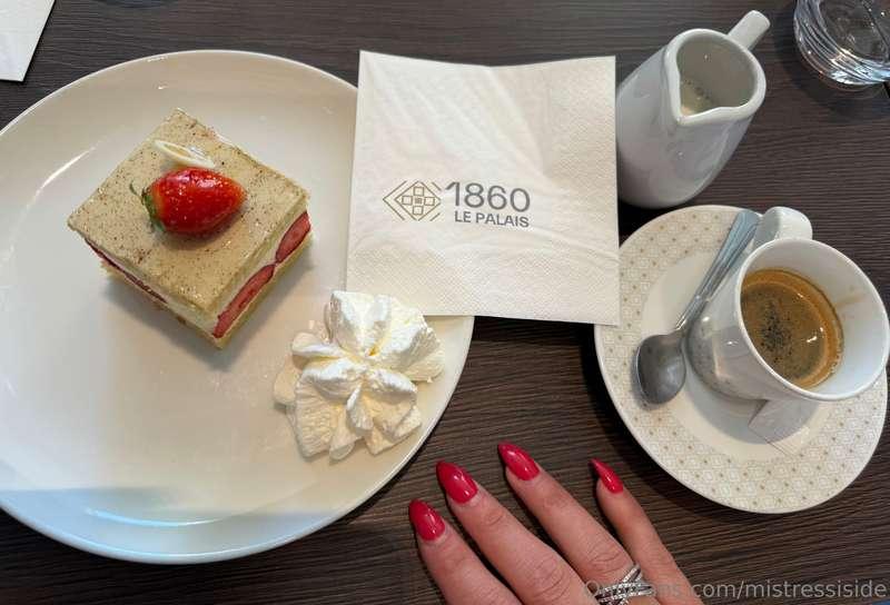 My afternoon wandering the streets of Marseille begins with ..