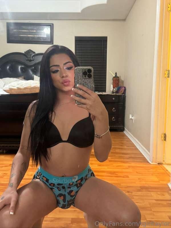 lets start the fun with a kiss 😉🥵