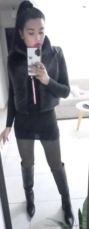 It's very cold love. Would you like to warm me up with a vid..