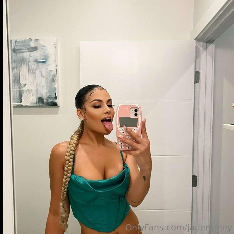 Hey babes 🥰