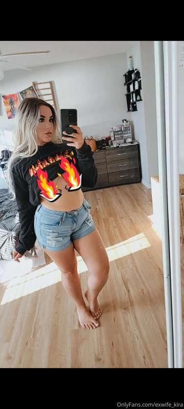 Would you fuck this hot skater girl? 🔥🔥🔥