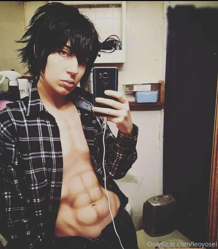Noctis, but in a plaid shirt. 😉