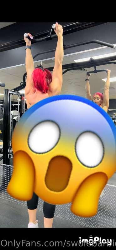 Cheeky empty gym video