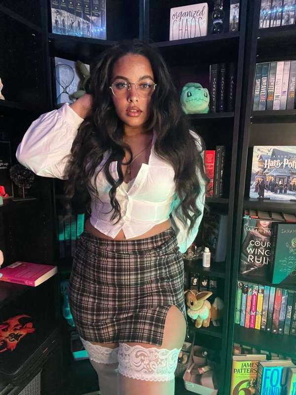 want a tour of the restricted section of my library? follow me and find out…

✎ #nerdy #ebony #cute #pokemon #exotic #bigass #gamer #reader #brunette #fyp
 