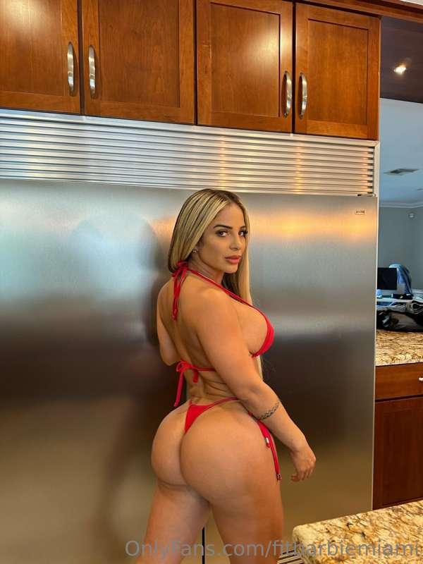 i don't feel like cooking.. eat me instead?