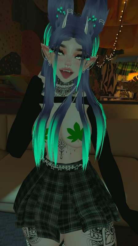 LIVE NOW!! Early start cuz I missed you guys :3 Let's hang out and have some fun ;3 &lt;3 
(Lush, Hush, Bell Clamps, Yoga Ball)  

https://fansly.com/live/lewdsumi