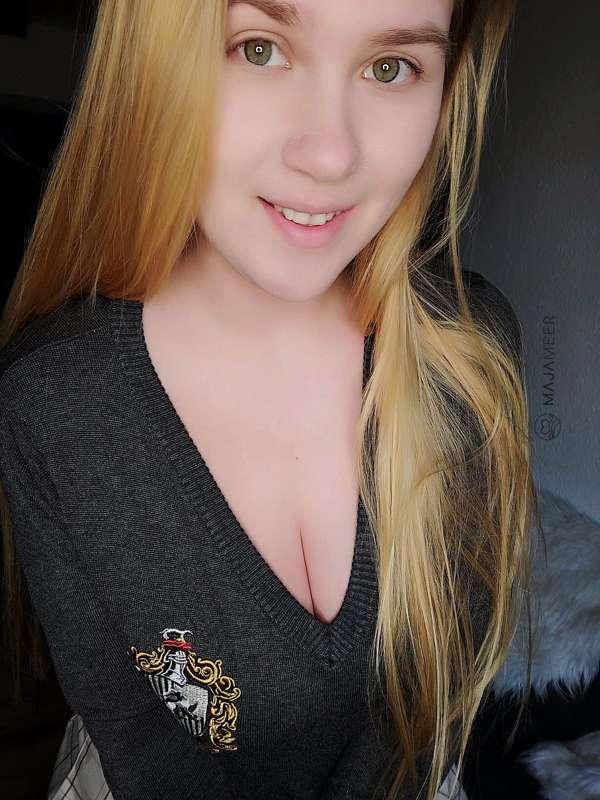 Do you like Hogwarts Legacy? 😊