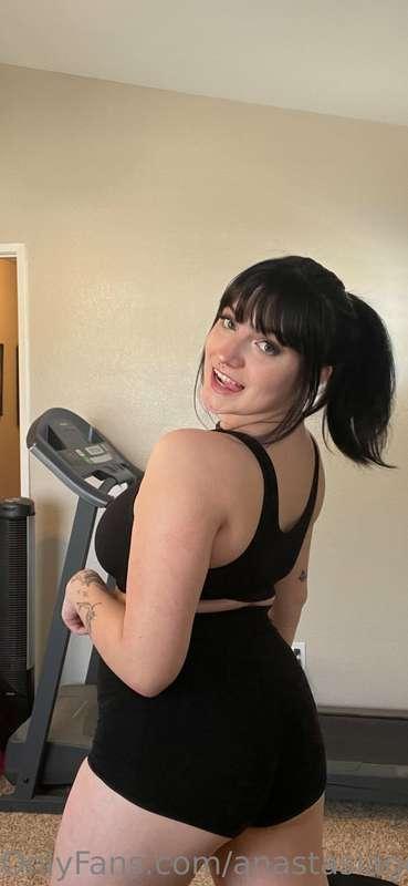 Ready to break a sweat with me? Let’s see who can keep up wh..