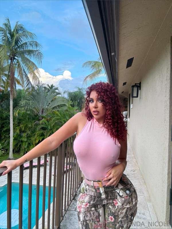 Would you join me on the balcony 😏