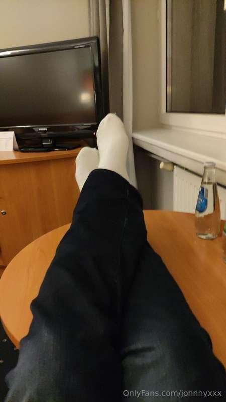 @johnnyxxx DAY OFF! 😌🧦🦶🏽