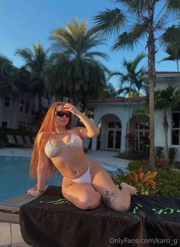 @anthxnellaa has such a fatass go check her out to see more😘..