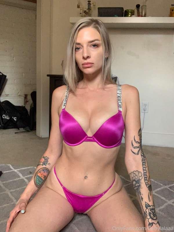 Filming a fun shower photo set and video tomorrow 💦also stac..