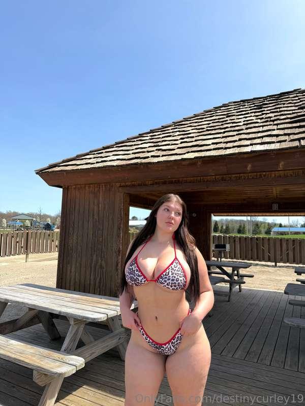 Sun kissed 💦👀