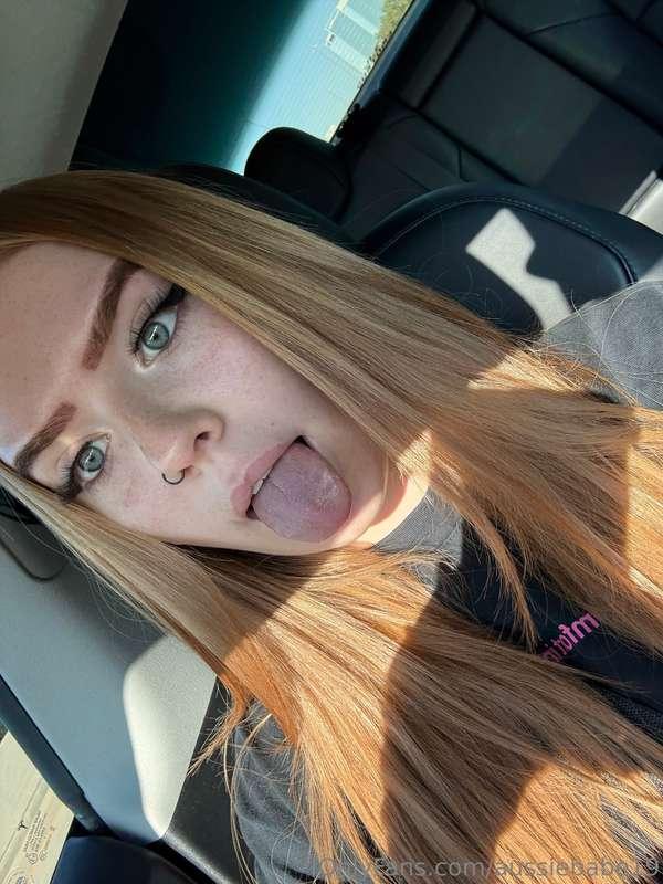 🔞🔥𝐇𝐎𝐓 𝐀𝐍𝐃 𝐇𝐎𝐑𝐍𝐘 𝐁𝐔𝐍𝐃𝐋𝐄🔥🔞 Fucking my dildo until I'm soaked 🥵..