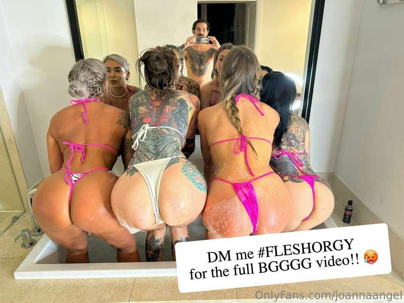 🥵 Who doesn't love an orgy?!