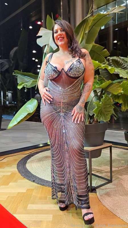 ✨Shining bright like a diamond✨
Had to let the girls get some air too😋

#fyp #squirt #squirter #squirting #curvy #milf #mature #boobs #bigboobs