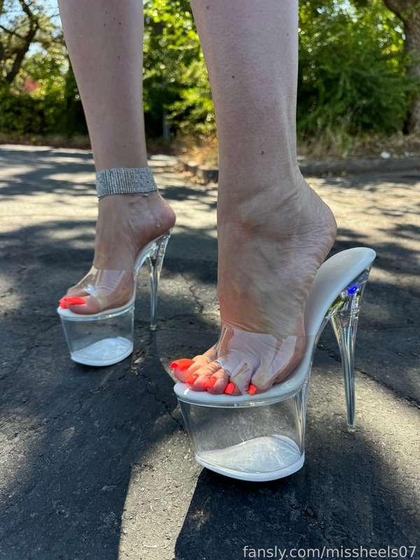 So sexy 😍
#Feet #foot #worshipping #heels #footfetish #footjob #shoejob #stockings #nylon #soles #toes #sandals #footlicking #wedges #pedi #manicure #longnails #nails #legs #highheels #mules #pedicure #shoes #feetfetish #legs #cumshot #cum #cumonfeet #onlyfansgirls #onlyfansmodel #onlyfanz #fansonly #beautiful #egirl #hot #linkinbio #bbw #curvy 