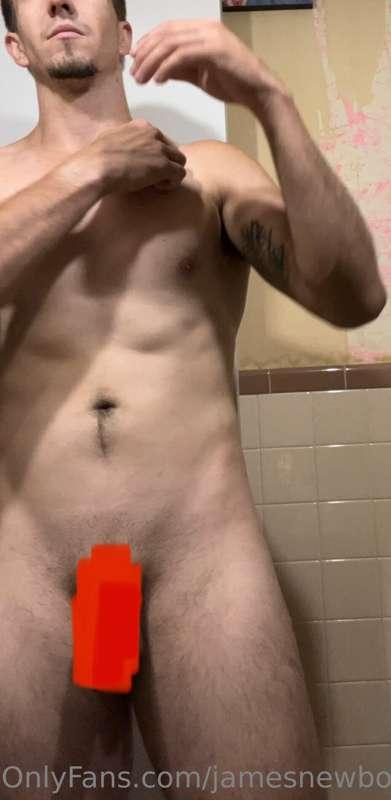 Just in the bathroom being a big naked goofball🙈🍆🍑😈 cum join..
