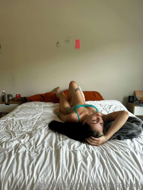Say the word and I’ll spread my legs wide open for you baby