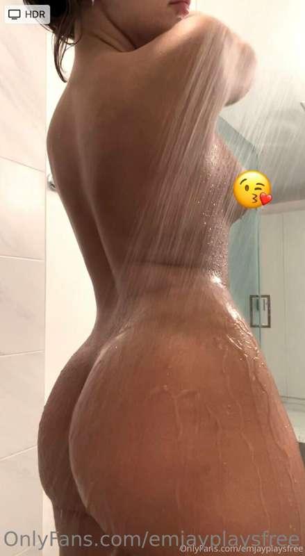 Naked shower video 💦😈 you'll love seeing me soaking wet!!