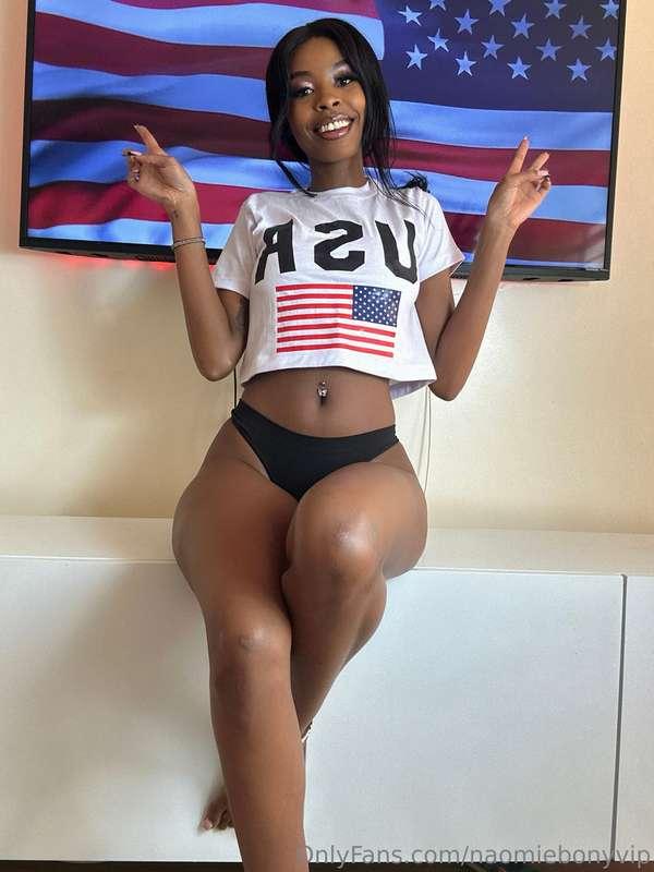 TWERKED SO HARD MY PANTIES WENT TO THE SIDE😳😳😳.... uh oh I d..