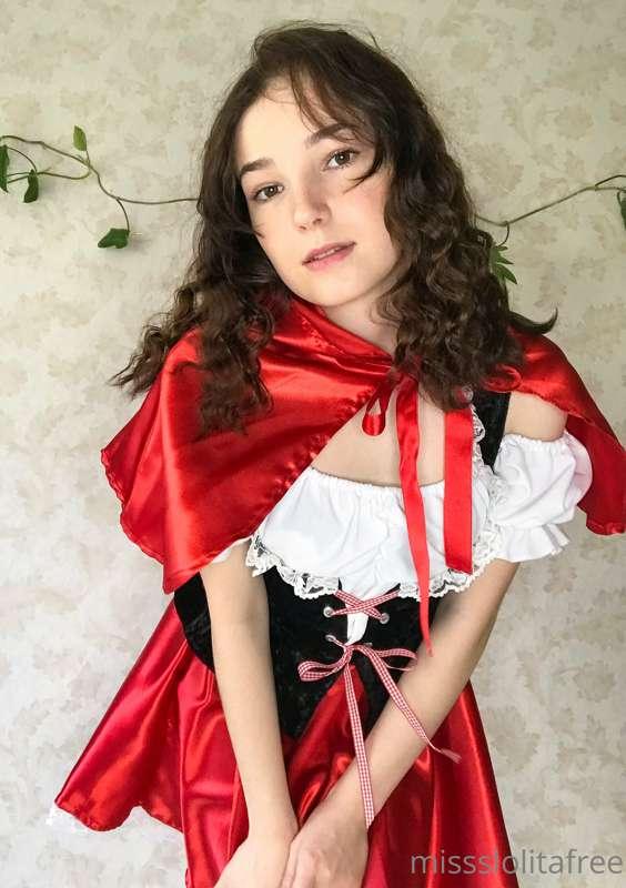 right before i pull my boobs out😍🙈