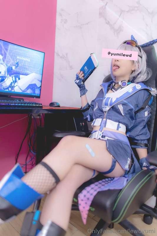 lewdyumi image #0