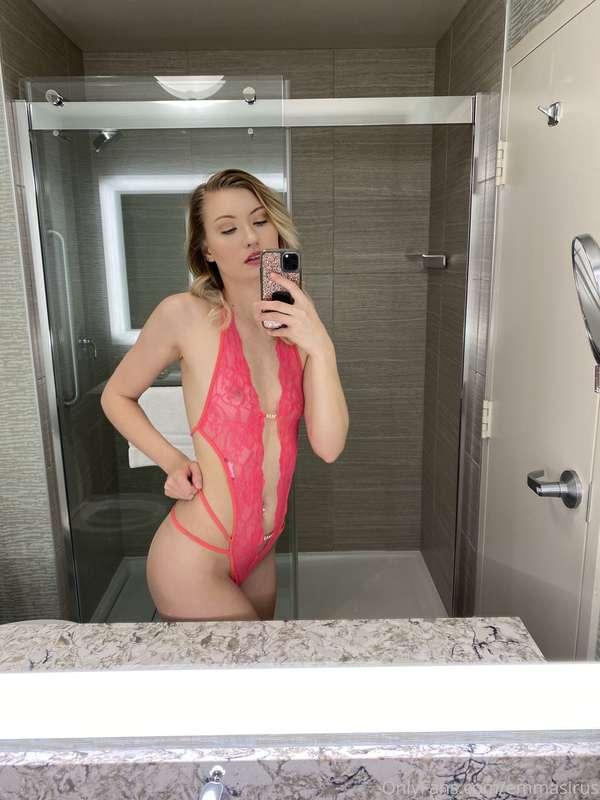 I love this new lingerie, do you want to watch me take it of..