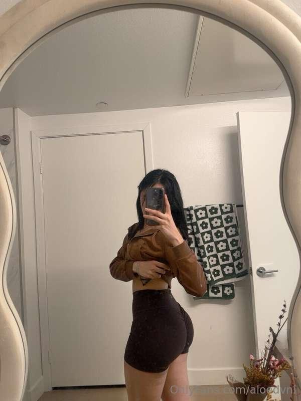 pilates + glute days in the gym + 10k steps everyday paying ..