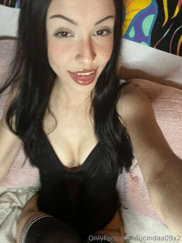 sexy in black 👀