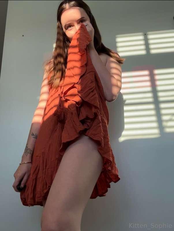🧡 wanna see up my skirt? 
