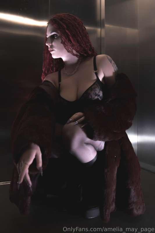 Mysterious charm is my secret ingredient 🖤