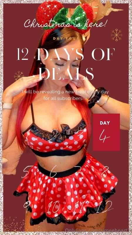 CHRISTMAS CALANDER DAY 4... I MIGHT LOOK CUTE N INOCENT... Y..