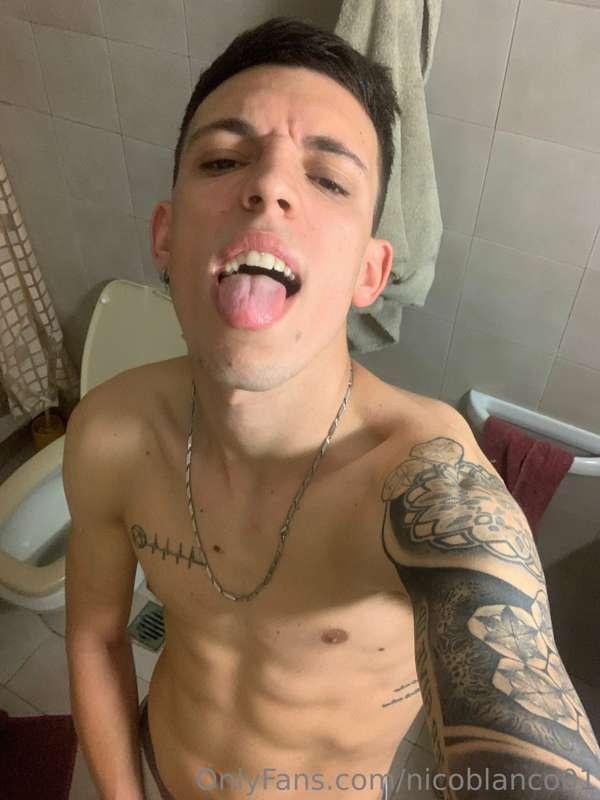 would you like to see me without the towel?😍😈