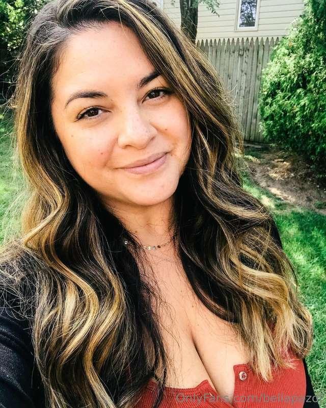 Who's curious to see more? go straight to my dm, babe! 😜 