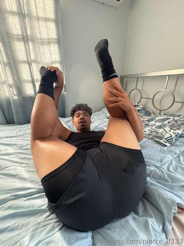 sniff my post hike butthole through my shorts