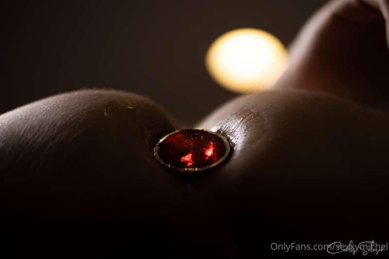 Te gusta mi plug de diamante ? 

Like my plug of Diamond?