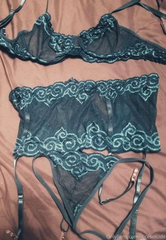 This sexy lingerie set just came in the mail. Can't wait to ..