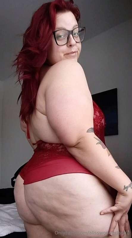 New hair ❤️I love this red combo, lingerie and hair 🥰Have a ..